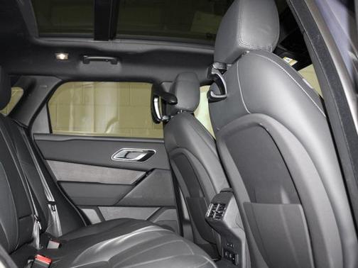 2026 Land Rover Range Rover Velar P250 SE R-Dynamic