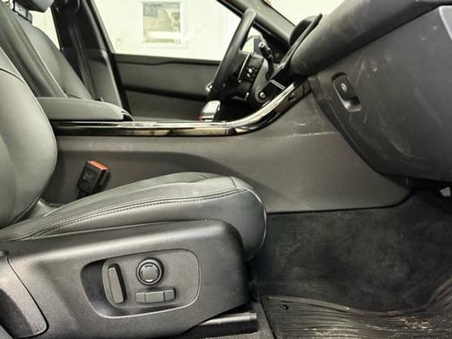2026 Land Rover Range Rover Velar P250 SE R-Dynamic