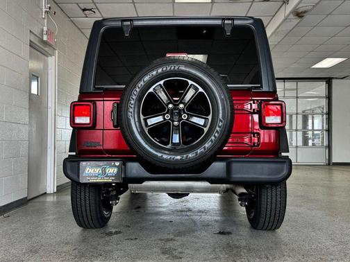 Snazzberry Pearlcoat 2022 Jeep Wrangler Unlimited Sport Altitude