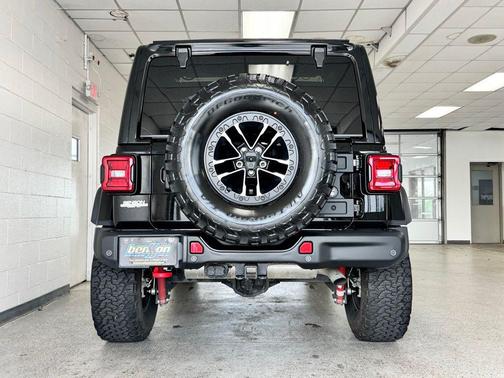 Black Clearcoat 2024 Jeep Wrangler Rubicon