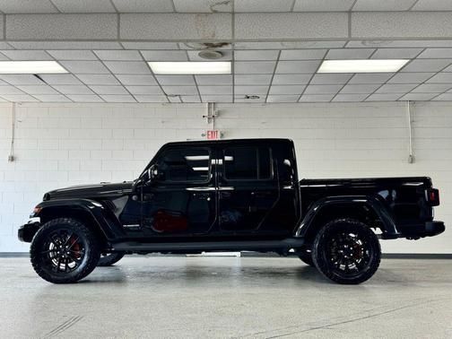 Black Clearcoat 2022 Jeep Gladiator High Altitude 4x4