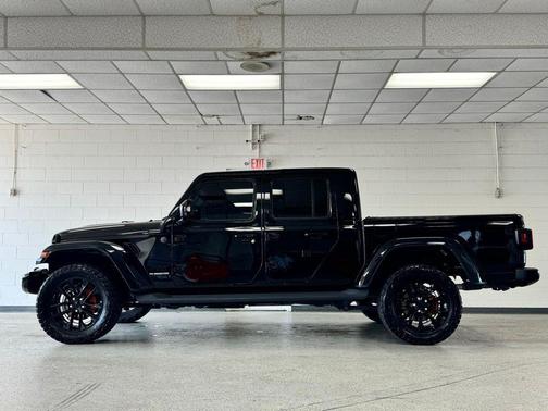 Black Clearcoat 2022 Jeep Gladiator High Altitude 4x4