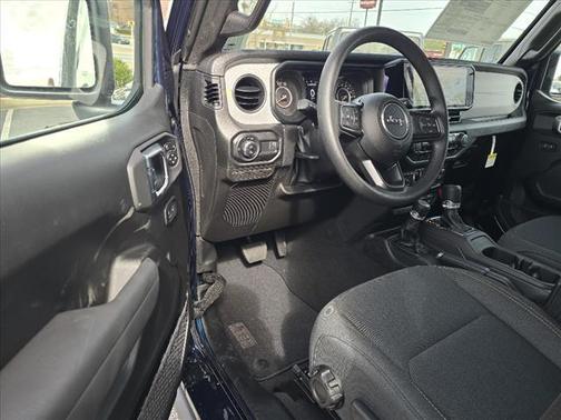 2025 Jeep Gladiator Nighthawk