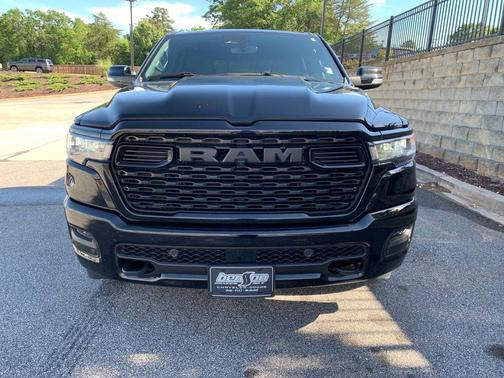Diamond Black Crystal Pearlcoat 2025 RAM 1500 Big Horn/Lone Star