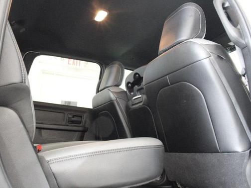 2022 RAM 2500 Tradesman Crew Cab 4x4 6'4' Box