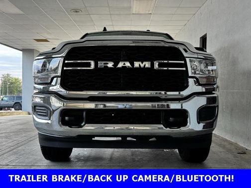 2022 RAM 2500 Tradesman Crew Cab 4x4 6'4' Box