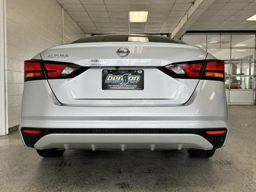 2022 Nissan Altima S FWD
