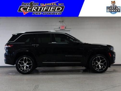 Diamond Black Crystal Pearlcoat 2023 Jeep Grand Cherokee Summit