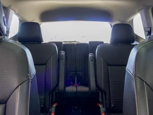 2023 Volkswagen Atlas 2.0T SE w/Technology 4MOTION