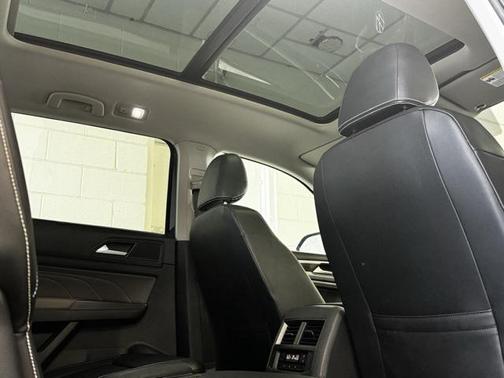 2023 Volkswagen Atlas 2.0T SE w/Technology 4MOTION