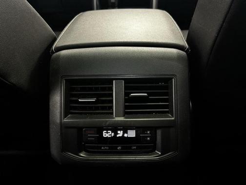 2023 Volkswagen Atlas 2.0T SE w/Technology 4MOTION