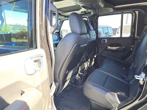 Black Clearcoat 2026 Jeep Gladiator Rubicon