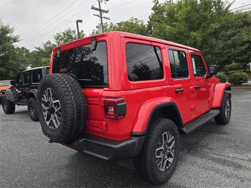 2025 Jeep Wrangler 4-Door Sahara 4x4