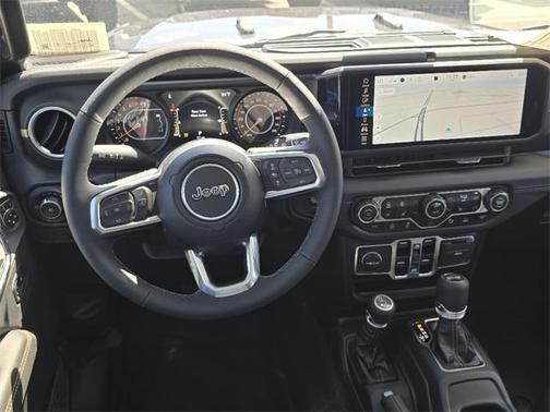 2025 Jeep Wrangler 4-Door Sahara 4x4
