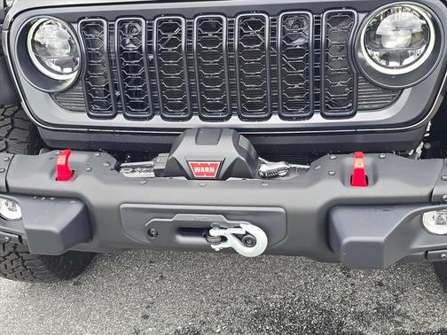 Granite Crystal Metallic Clearcoat 2026 Jeep Gladiator Shadow Ops