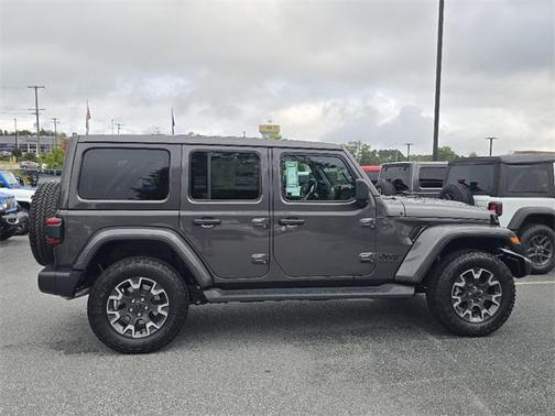 2025 Jeep Wrangler 4-Door Sahara 4x4
