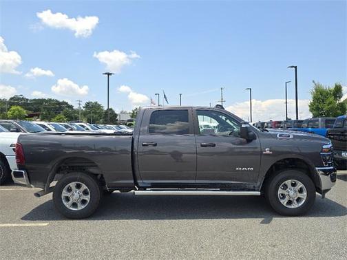 2025 RAM 2500 Big Horn Crew Cab 4x4 6'4' Box