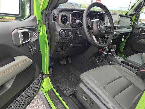 2025 Jeep Gladiator Mojave X