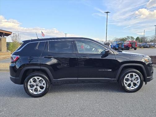 2025 Jeep Compass Sport