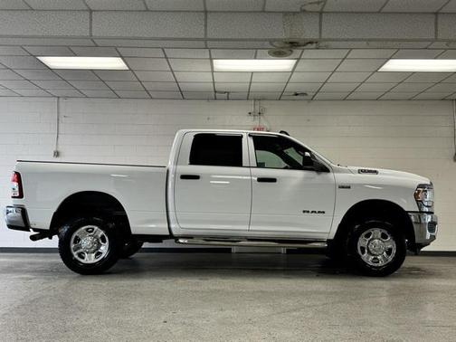 2021 RAM 2500 Tradesman Crew Cab 4x4 6'4' Box