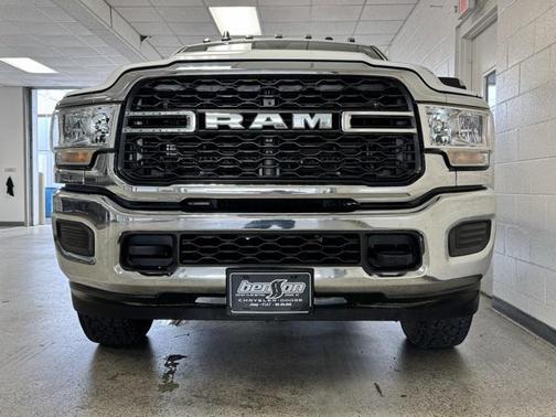 2021 RAM 2500 Tradesman Crew Cab 4x4 6'4' Box