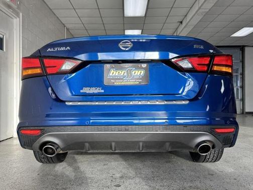 2021 Nissan Altima SR FWD