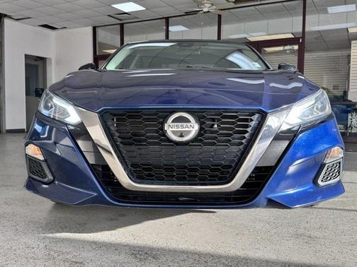 2021 Nissan Altima SR FWD