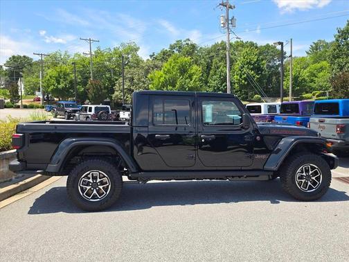 Black Clearcoat 2026 Jeep Gladiator Shadow Ops