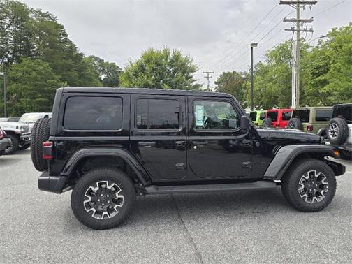 2025 Jeep Wrangler 4-Door Sahara 4x4
