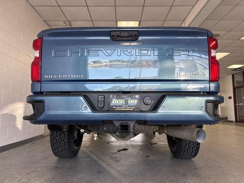 Lakeshore Blue Metallic 2024 Chevrolet Silverado 2500 High Country