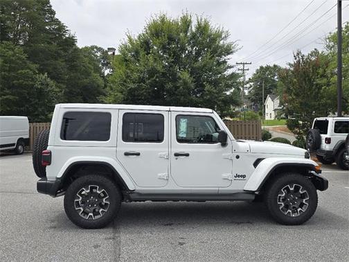 2025 Jeep Wrangler 4-Door Sahara 4x4
