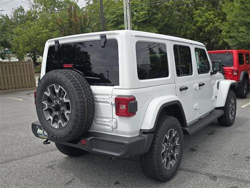 2025 Jeep Wrangler 4-Door Sahara 4x4