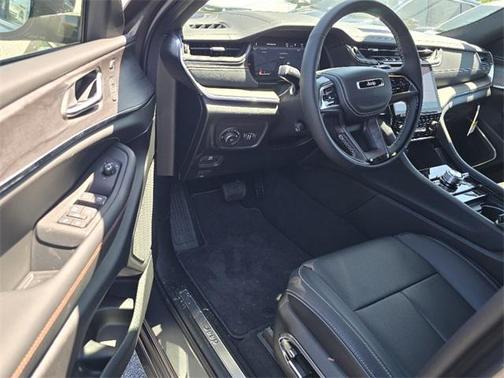 2025 Jeep Grand Cherokee Overland