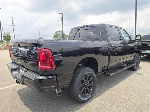 2025 RAM 2500 Big Horn Crew Cab 4x4 6'4' Box