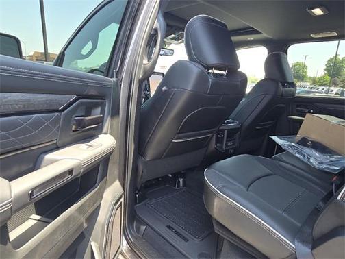 2025 RAM 2500 Limited Crew Cab 4x4 6'4' Box