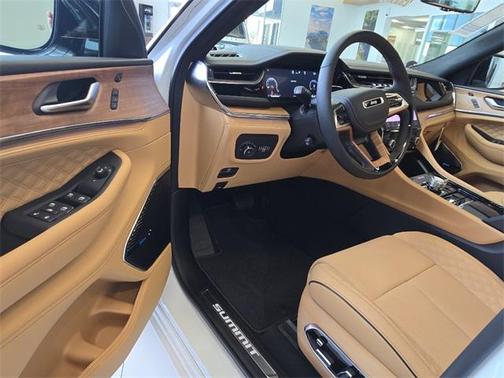 2025 Jeep Grand Cherokee L Summit Reserve