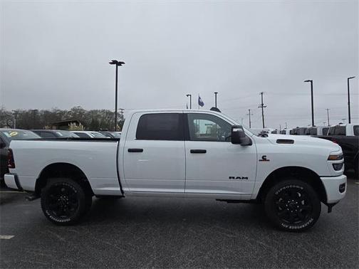 2025 RAM 2500 Big Horn Crew Cab 4x4 6'4' Box