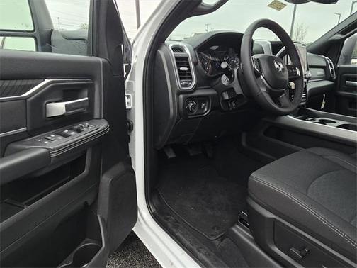 2025 RAM 2500 Big Horn Crew Cab 4x4 6'4' Box