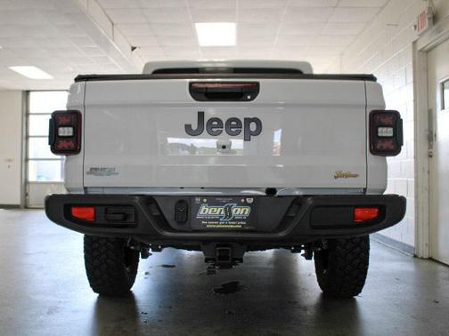 2024 Jeep Gladiator Sport