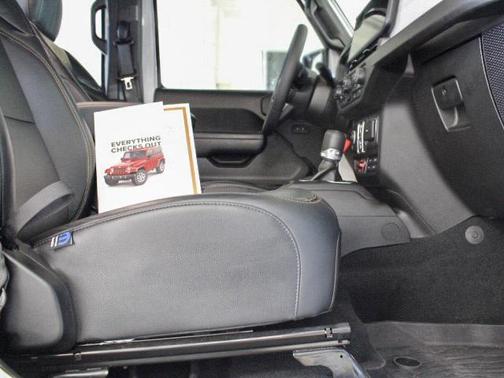 2024 Jeep Gladiator Sport