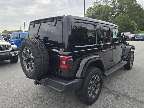 2025 Jeep Wrangler 4-Door Sahara 4x4