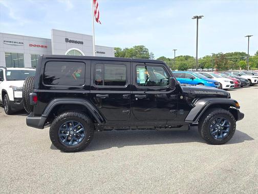 Black Clearcoat 2026 Jeep Wrangler 85th Anniversary