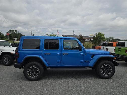 2025 Jeep Wrangler 4-Door Sahara 4x4