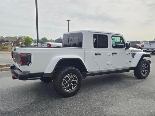 Bright White Clearcoat 2026 Jeep Gladiator Shadow Ops