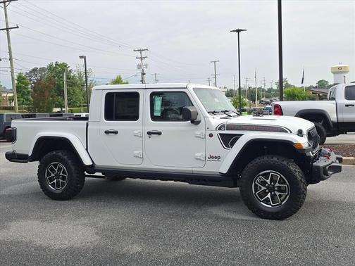 Bright White Clearcoat 2026 Jeep Gladiator Shadow Ops