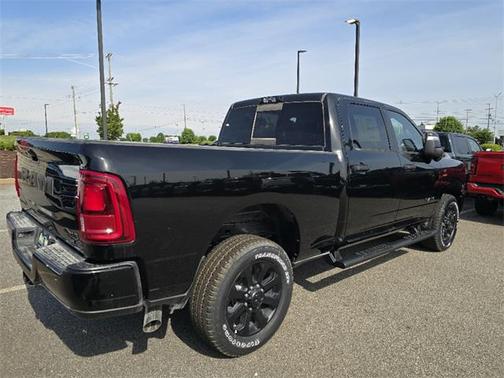 2025 RAM 2500 Big Horn Crew Cab 4x4 6'4' Box