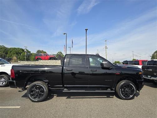 2025 RAM 2500 Big Horn Crew Cab 4x4 6'4' Box