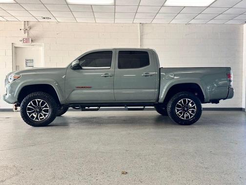 2022 Toyota Tacoma TRD Sport