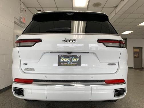 Photo 4 of 25 of 2022 Jeep Grand Cherokee L Overland