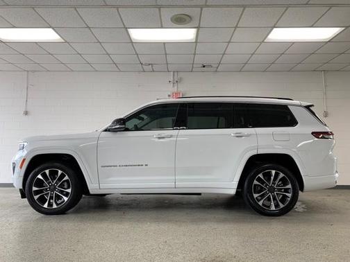 Photo 3 of 25 of 2022 Jeep Grand Cherokee L Overland